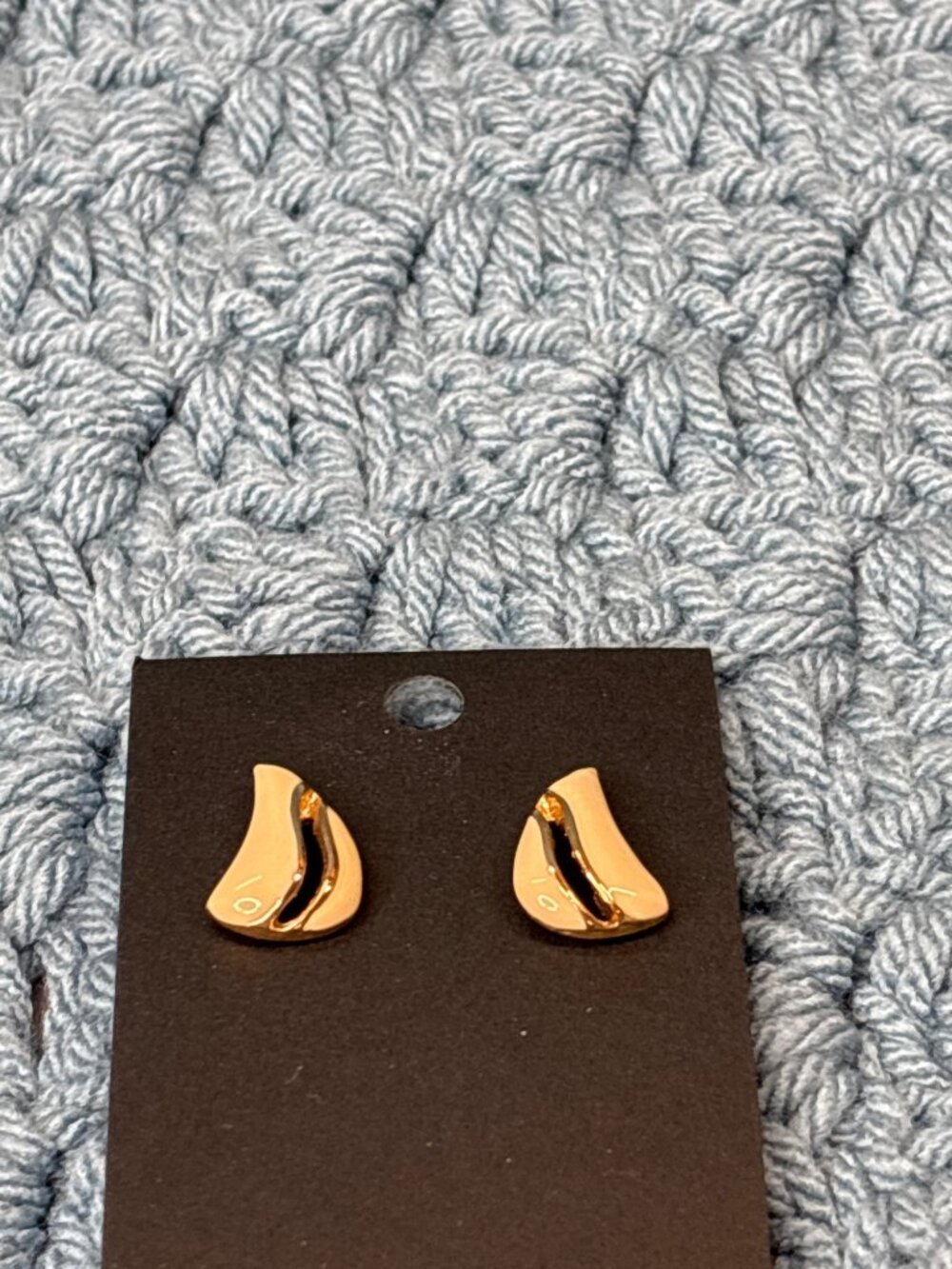 Vintage Abstract Teardrop Stud Earrings Goldtone Cream Enamel 5/8 inch